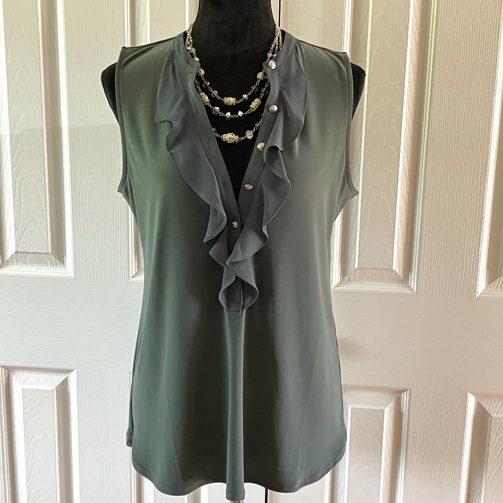 WHBM Sleeveless Blouse w Ruffled V neckline in Sea Green